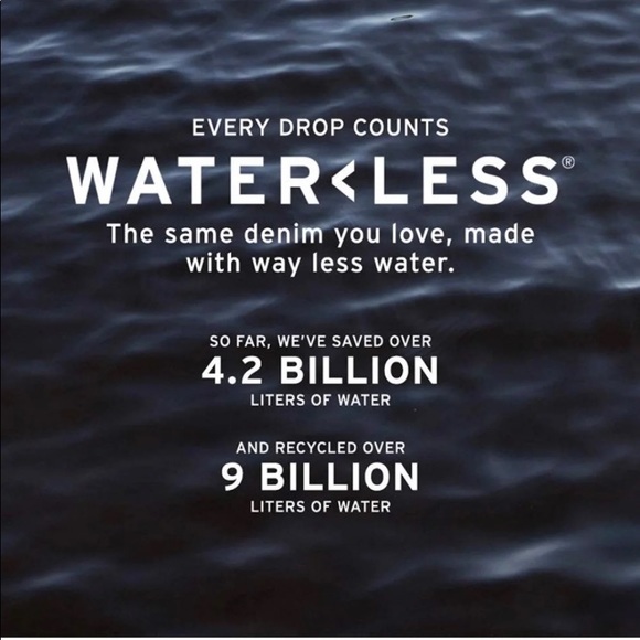 Levi’s Ex—BF oversized trucker jean jacket - Picture 4 of 10